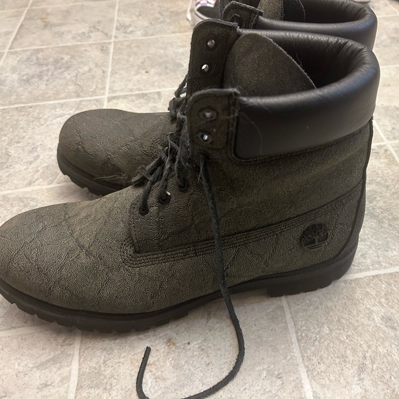 Timberland Boots - Picture 2 of 3